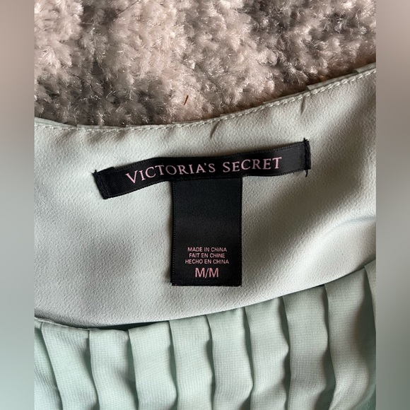 Mint colored Victorias Secret dress, excellent condition, never worn - Picture 2 of 2